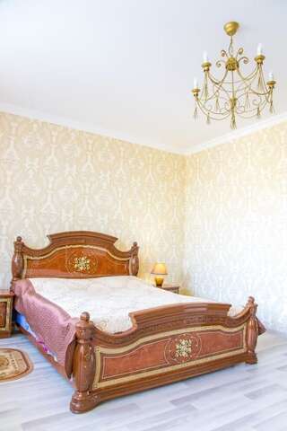 Апартаменты Apartamenty Stepana Bandery 35 Трускавец Апартаменты-81