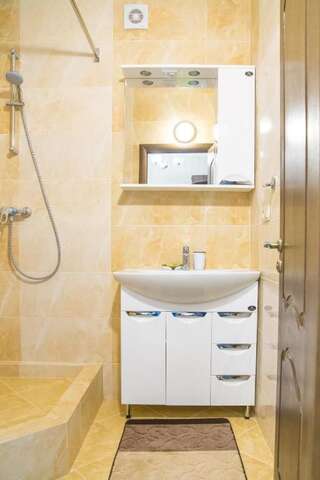 Апартаменты Apartamenty Stepana Bandery 35 Трускавец Апартаменты-89